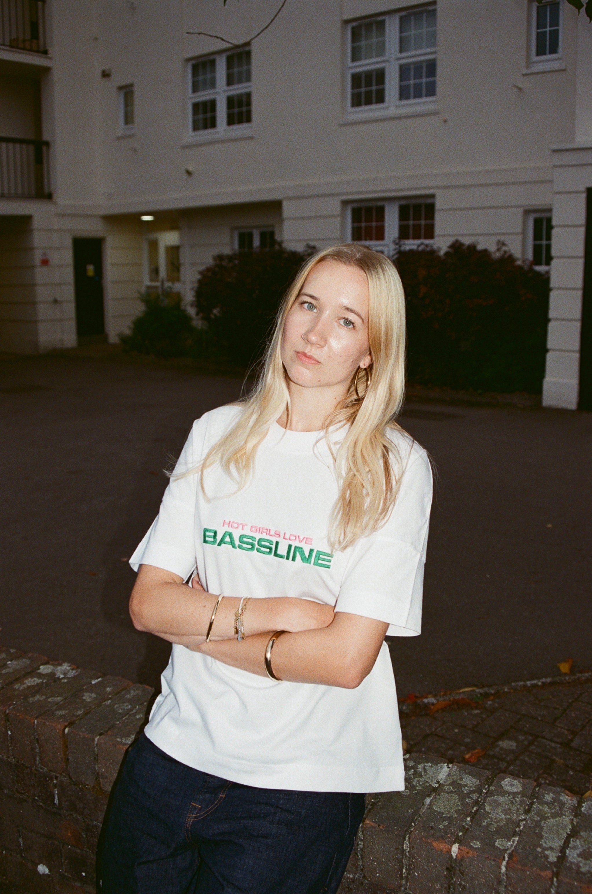 'HOT GIRLS LOVE BASSLINE' TEE