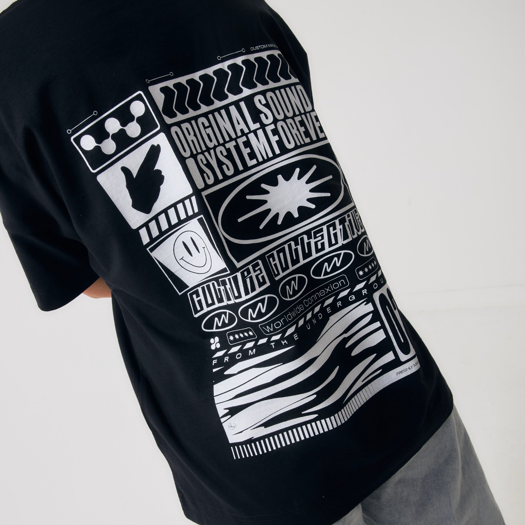 SOUNDSYSTEM TEE BLACK