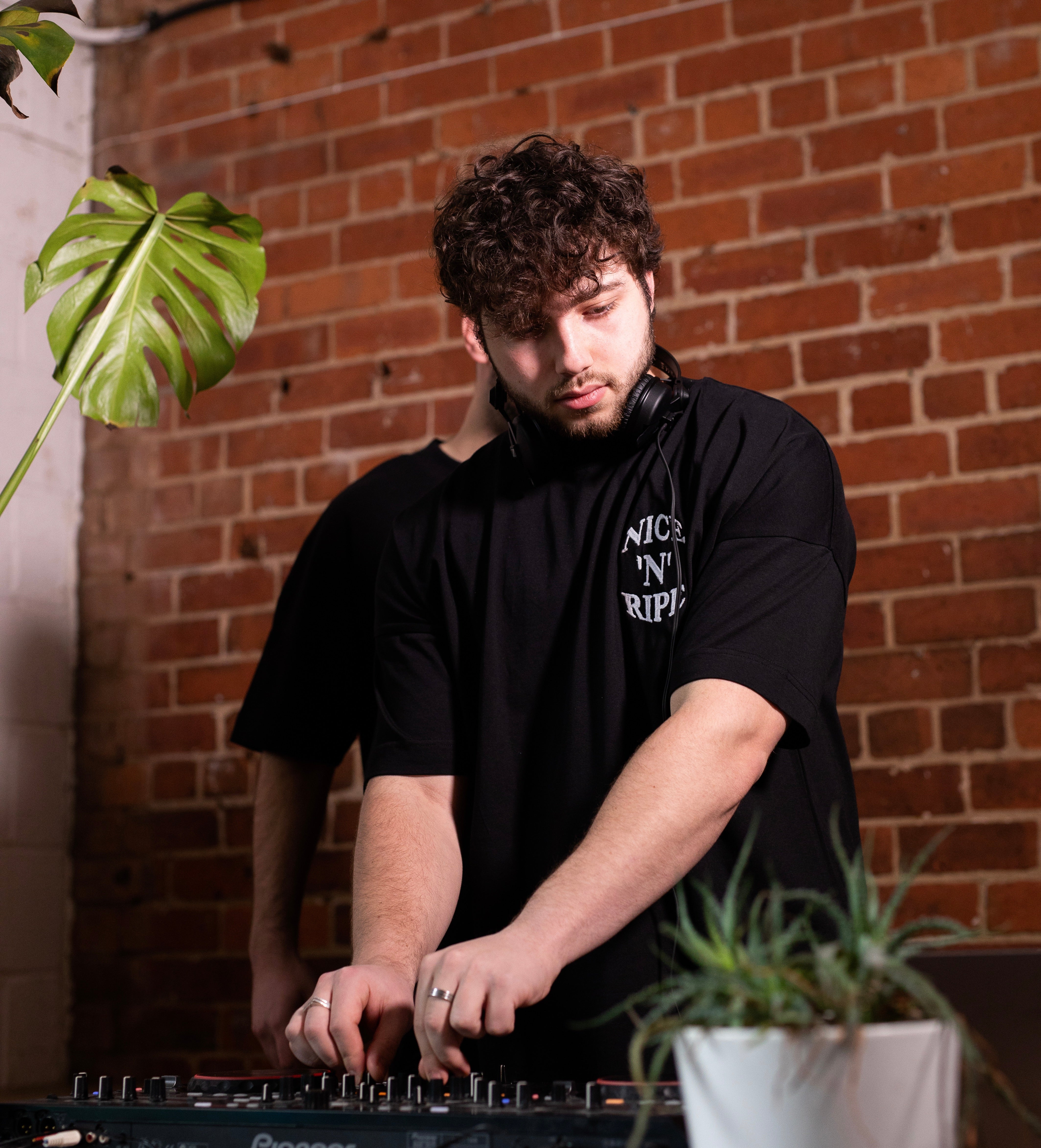 Boxy fit UK rave outfit tee
