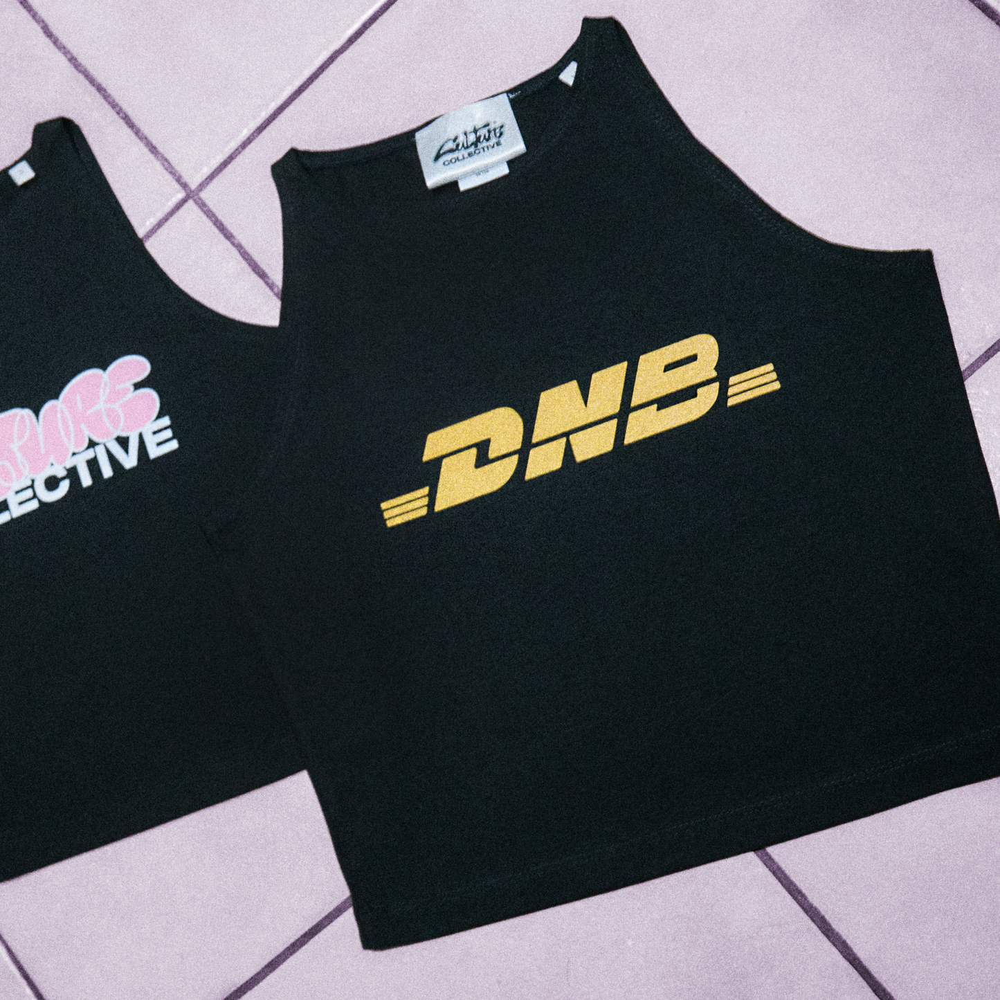 DNB DELIVERY CROP TOP BLACK