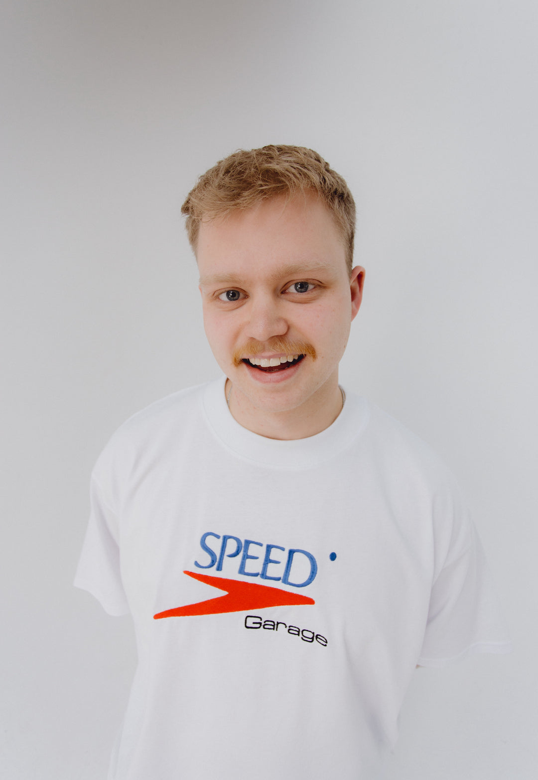 SPEED GARAGE EMBROIDERED TEE WHITE